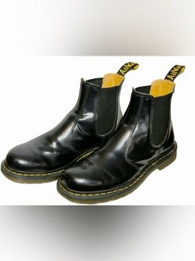Dr. Martens 2976 Yellow Stitch Smooth Leather Chelsea Boots in Black, Size 9M